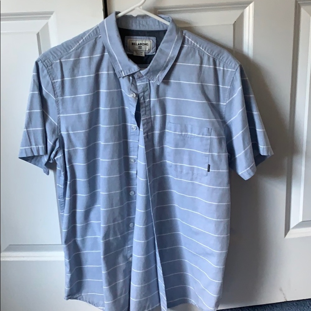 Men’s Billabong Button Down Shirt (Medium)